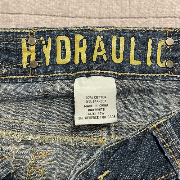 Hydraulic Jean Bermuda Shorts Women's Size 14 Distressed - Picture 4 of 8